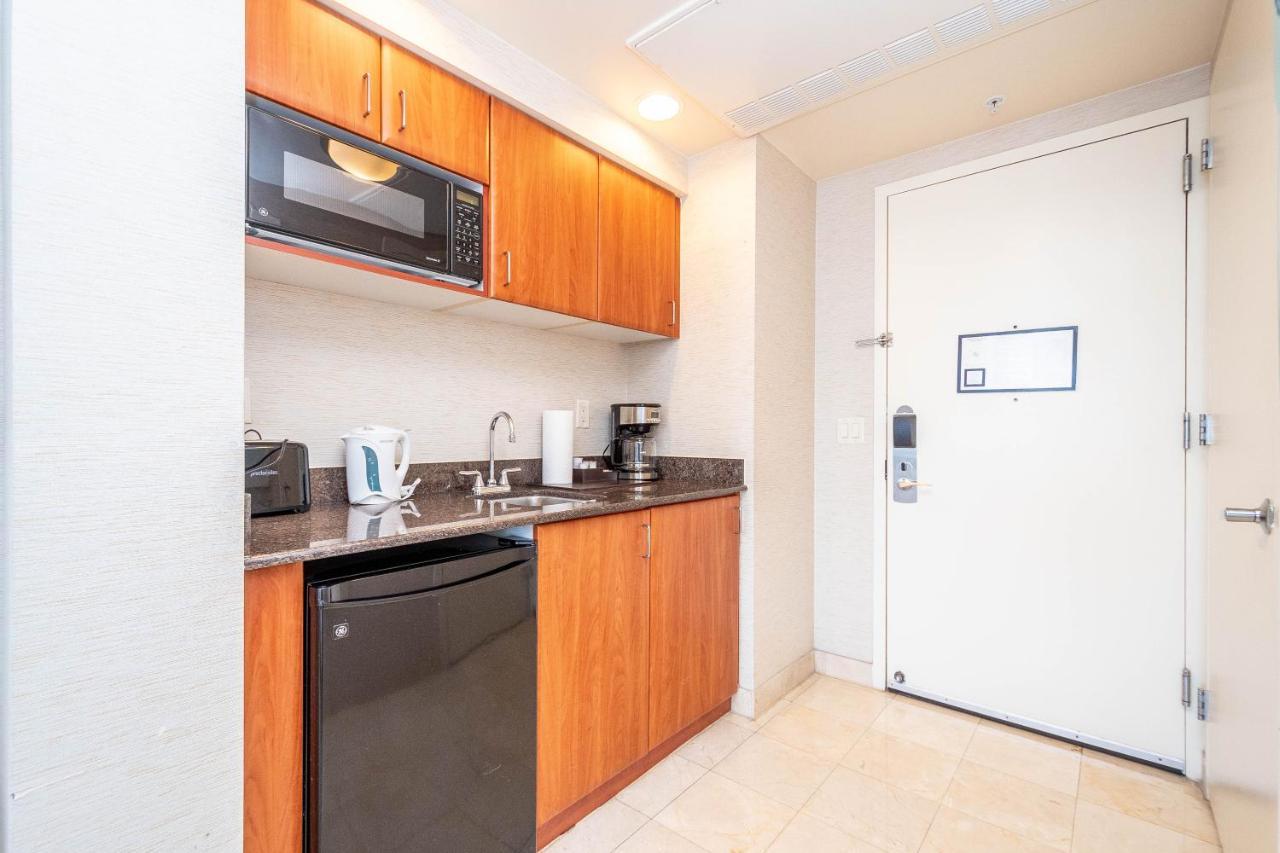 Trump Intl 2 Bedroom Apartment 1600 Sqf Ocean And Bay View Санни Айлес Экстерьер фото
