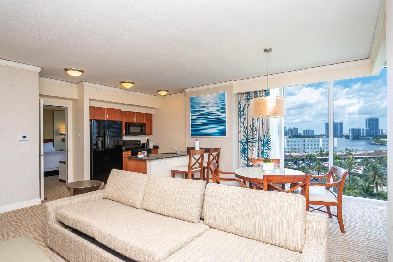 Trump Intl 2 Bedroom Apartment 1600 Sqf Ocean And Bay View Санни Айлес Экстерьер фото