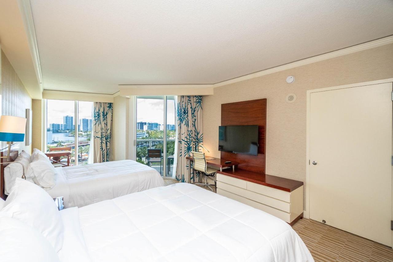 Trump Intl 2 Bedroom Apartment 1600 Sqf Ocean And Bay View Санни Айлес Экстерьер фото